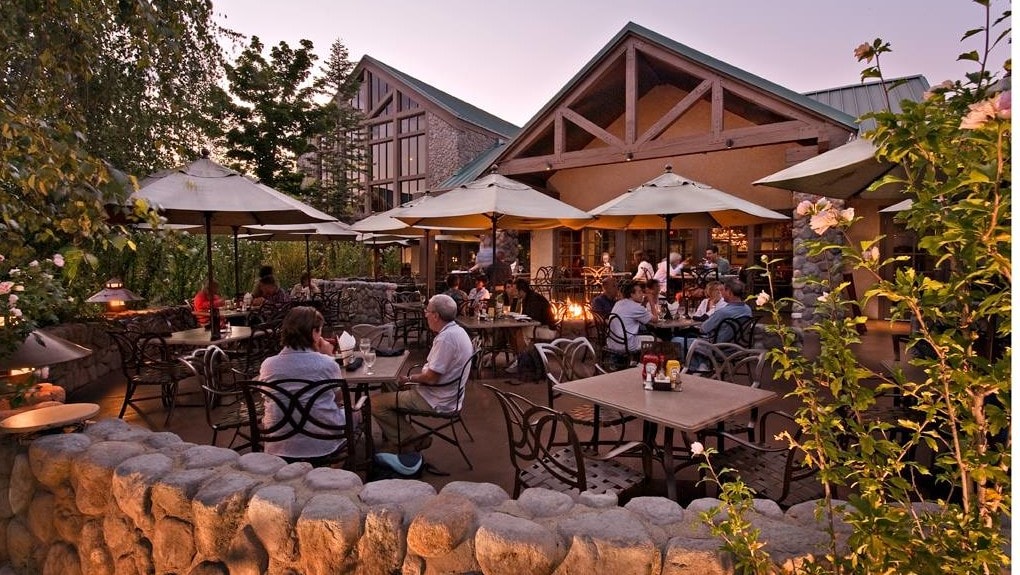 Jackalope's Bar and Gril at Tenaya Lodge. Photo by Tenaya at Yosemite.