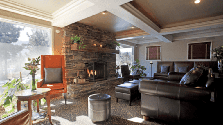 The Mammoth Creek Inn